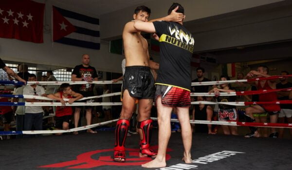 Entrenamiento Muay Thai: Rutina para Principiantes en Casa
